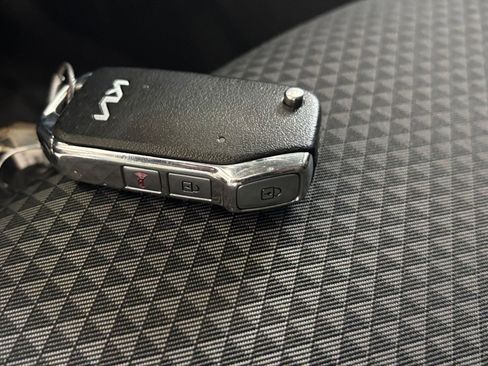 Used 2025 Kia Soul LX w/ LX Technology Package image 28