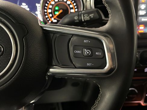 Used 2023 Jeep Gladiator Overland image 19