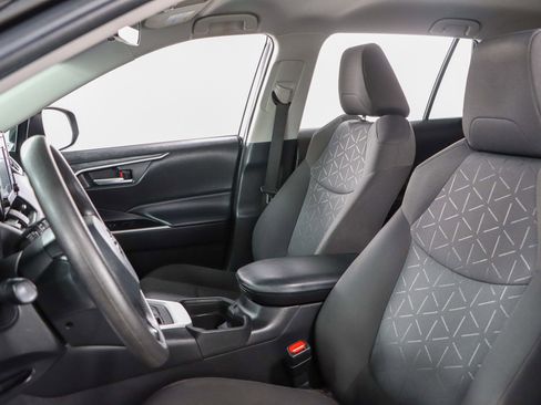 Used 2021 Toyota RAV4 XLE FWD image 23