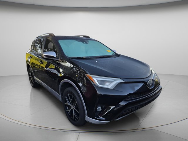 Used 2018 Toyota RAV4 SE w/ Power Extra Value Package FWD image 3