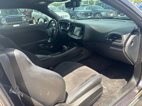 Used 2015 Dodge Challenger R/T Scat Pack w/ Leather Interior Group RWD image 21