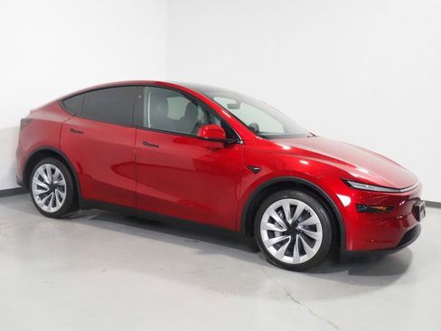 Used 2026 Tesla Model Y Long Range image 1