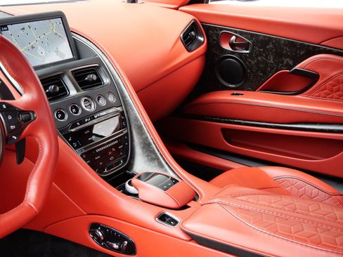 Used 2019 Aston Martin DBS Superleggera image 10