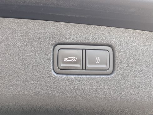 Used 2023 Genesis GV70 2.5T w/ Advanced Package AWD/4WD image 16
