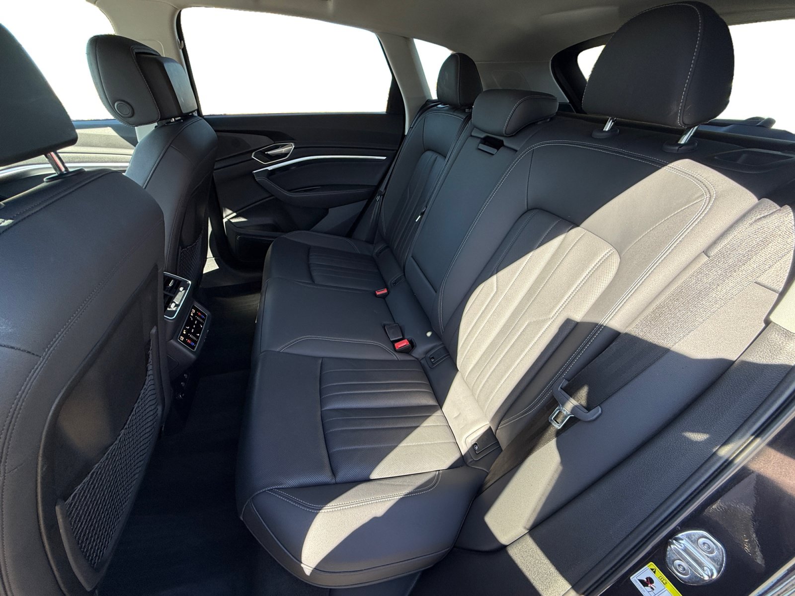 Used 2024 Audi Q8 e-tron Premium Plus AWD/4WD image 16