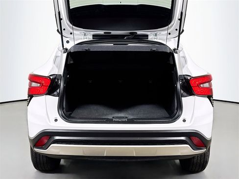 Used 2024 Chevrolet Trax LT image 22