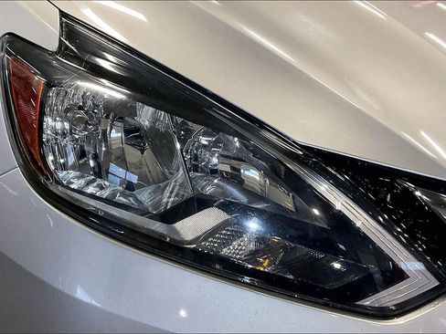 Used 2019 Nissan Sentra S image 32