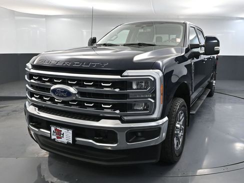 Used 2023 Ford F250 Lariat w/ FX4 Off-Road Package image 12