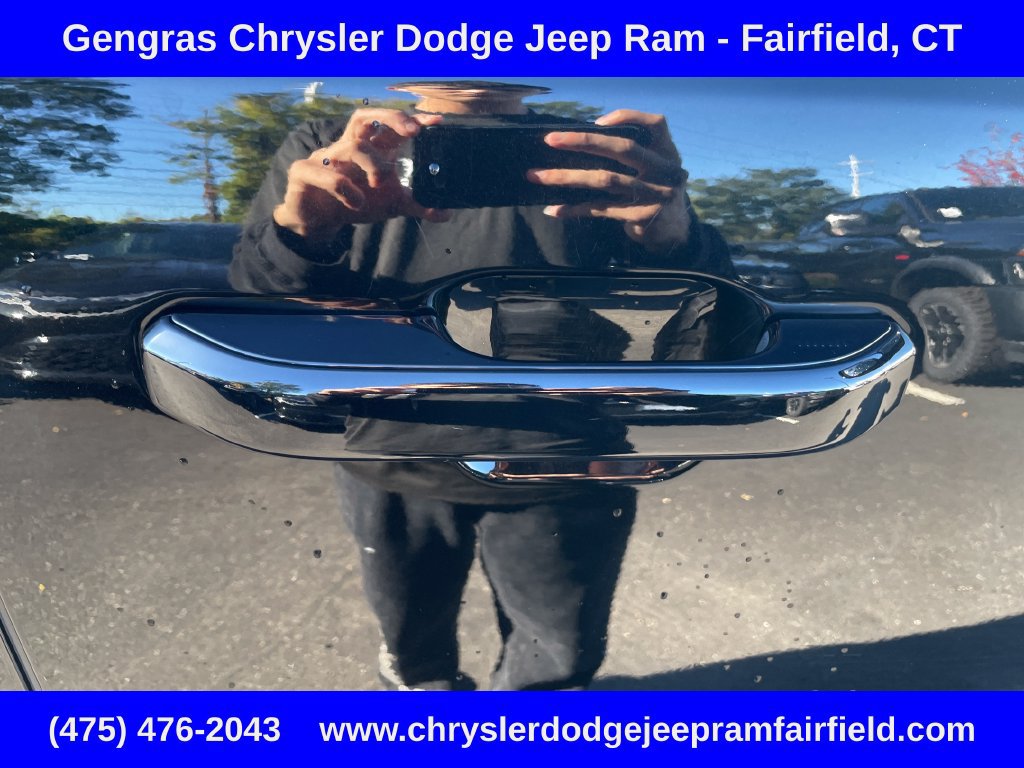Certified 2025 Jeep Wagoneer Series II AWD/4WD image 15