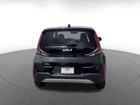 Used 2025 Kia Soul LX w/ LX Technology Package FWD image 10