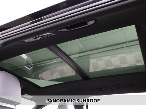 Certified 2024 Volkswagen Tiguan SE R-Line AWD/4WD image 3