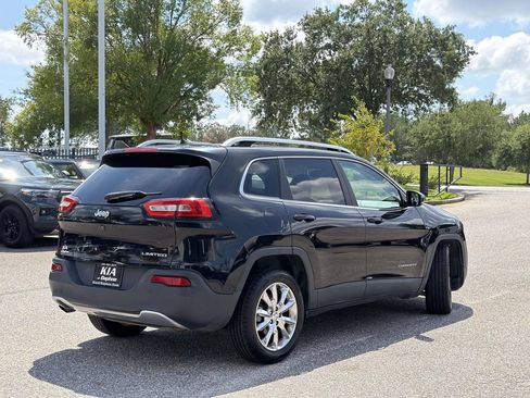 Used 2017 Jeep Cherokee Limited FWD image 30