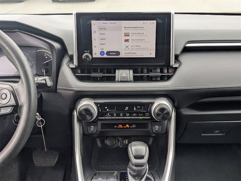 Used 2023 Toyota RAV4 LE image 17