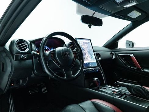 Used 2013 Nissan GT-R Black Edition image 25