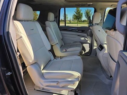 Used 2021 Cadillac Escalade ESV Premium Luxury Platinum image 25