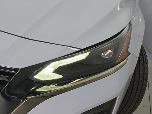 New 2025 Nissan Altima 2.5 SR w/ SR Premium Package image 31