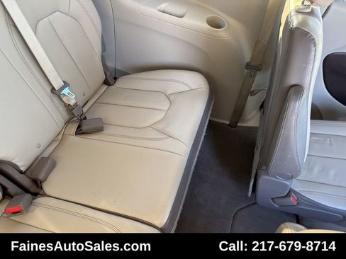 Used 2017 Chrysler Pacifica Touring-L image 64