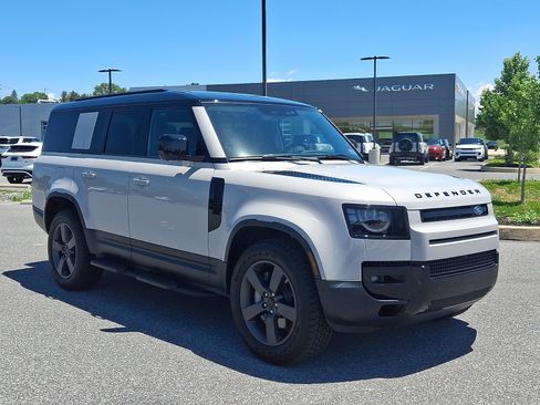 Used 2026 Land Rover Defender 130 S AWD/4WD image 6