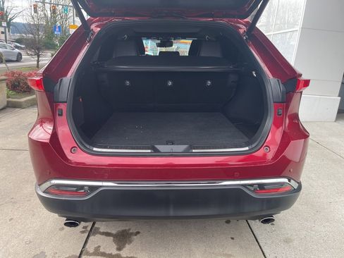 Used 2021 Toyota Venza Limited image 46