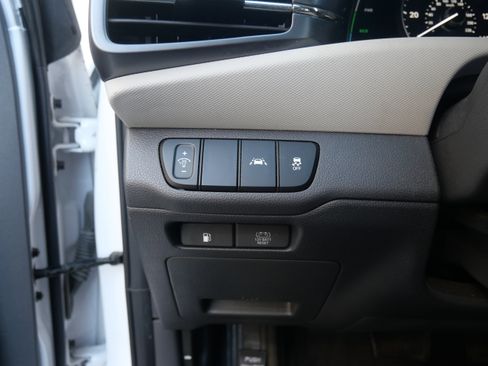 Used 2020 Hyundai Ioniq Blue image 10