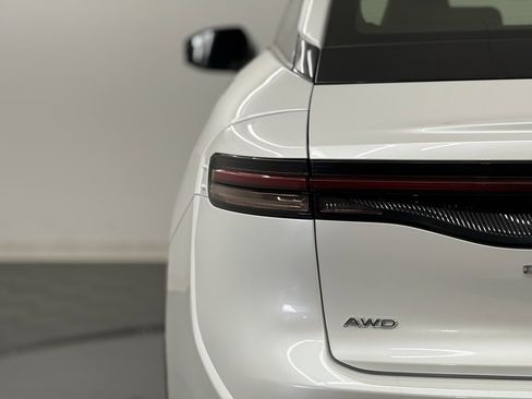 Used 2023 Toyota Crown XLE image 9