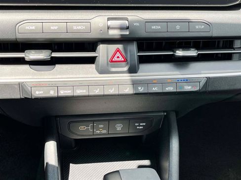Used 2025 Kia K4 FWD image 28