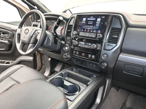 Used 2022 Nissan Titan PRO-4X w/ Pro-4x Convenience Package AWD/4WD image 27