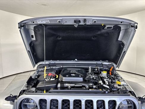 Used 2022 Jeep Wrangler Unlimited Sahara AWD/4WD image 18