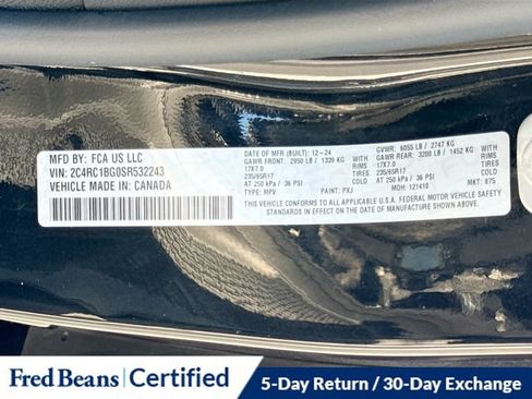 Used 2025 Chrysler Pacifica Select FWD image 34