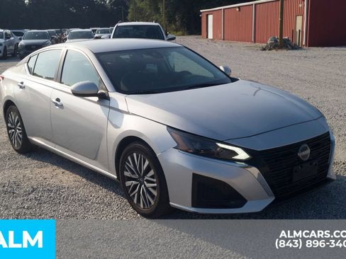 Used 2023 Nissan Altima 2.5 SV FWD image 23