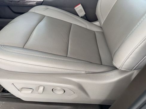 Used 2025 Chevrolet Silverado 1500 LTZ image 7