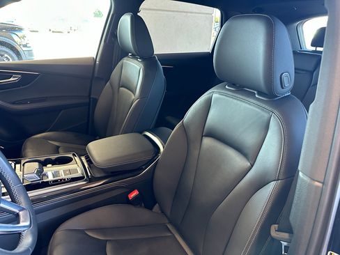Used 2025 Audi Q7 Premium Plus image 13
