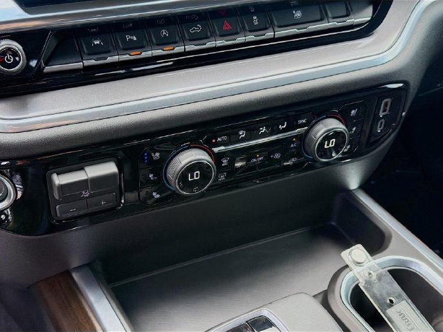 Used 2026 Chevrolet Silverado 1500 High Country w/ High Country Premium Package RWD image 13