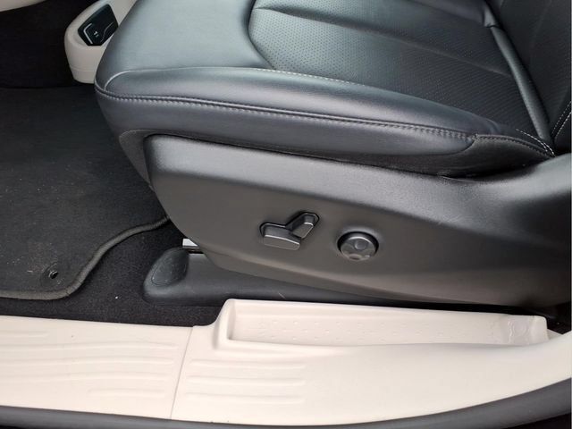 Used 2024 Chrysler Pacifica Touring-L w/ Uconnect Theater Family Group AWD/4WD image 20