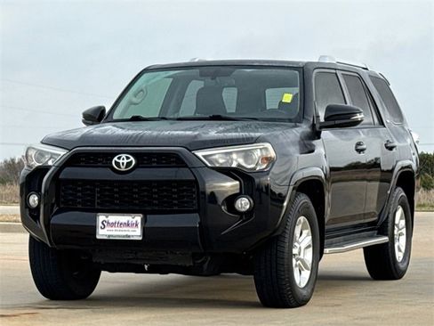 Used 2016 Toyota 4Runner SR5 Premium image 3