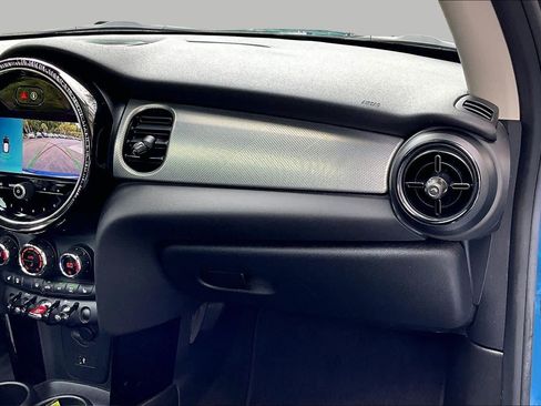 Used 2022 MINI Cooper 2-Door Hardtop FWD image 17