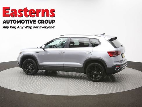 Used 2024 Volkswagen Taos SE FWD image 61