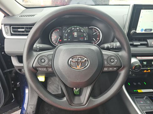 Used 2025 Toyota RAV4 XLE w/ Convenience Package FWD image 17