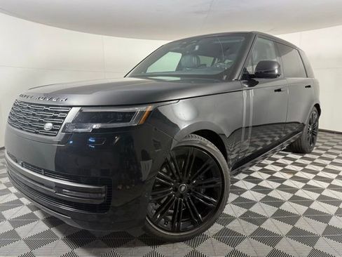 Used 2024 Land Rover Range Rover Long Wheelbase Autobiography image 2