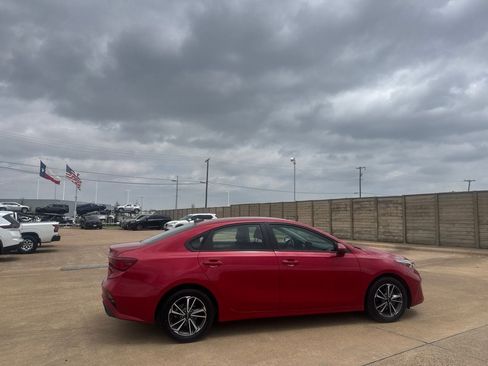 Used 2023 Kia Forte LXS FWD image 21