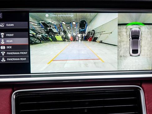 Used 2020 Porsche Panamera GTS image 26