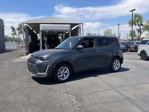 Certified 2025 Kia Soul S FWD image 6