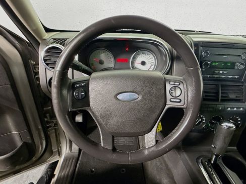Used 2008 Ford Explorer Sport Trac XLT AWD/4WD image 11