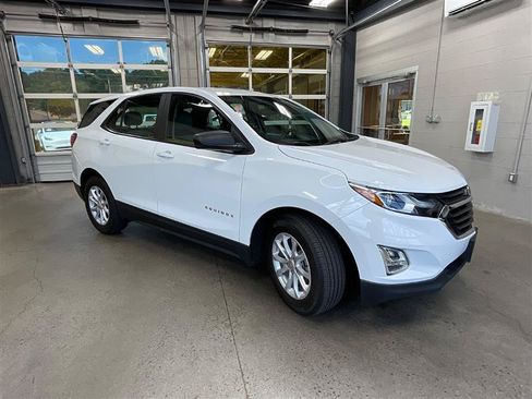 Used 2021 Chevrolet Equinox LS w/ LPO, Cargo Package FWD image 7
