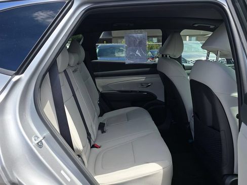 Used 2025 Hyundai Tucson Limited AWD/4WD image 12