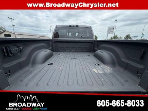 Used 2024 RAM 3500 Limited AWD/4WD image 9