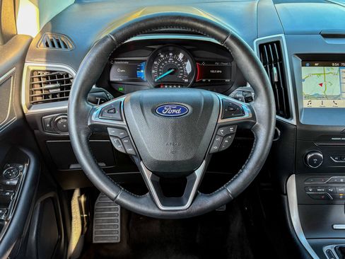 Used 2018 Ford Edge SEL w/ Equipment Group 201A AWD/4WD image 17