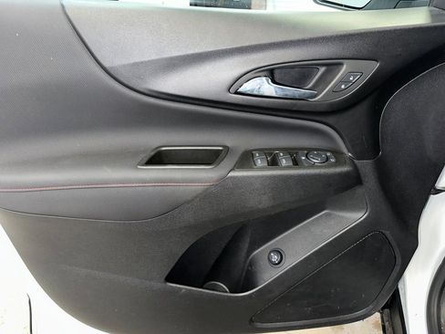 Certified 2022 Chevrolet Equinox RS w/ LPO, Floor Liner Package image 7