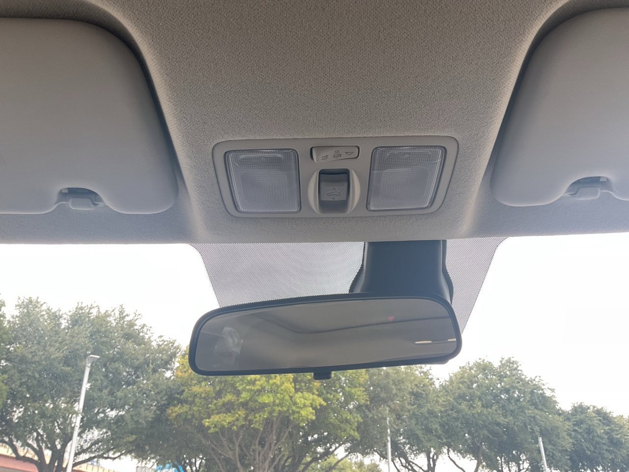 Used 2025 Hyundai Venue SEL FWD image 17