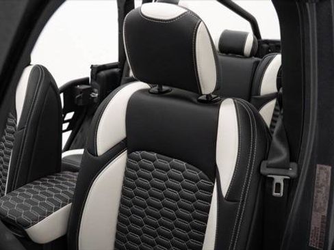 Used 2025 Jeep Gladiator Sport image 45